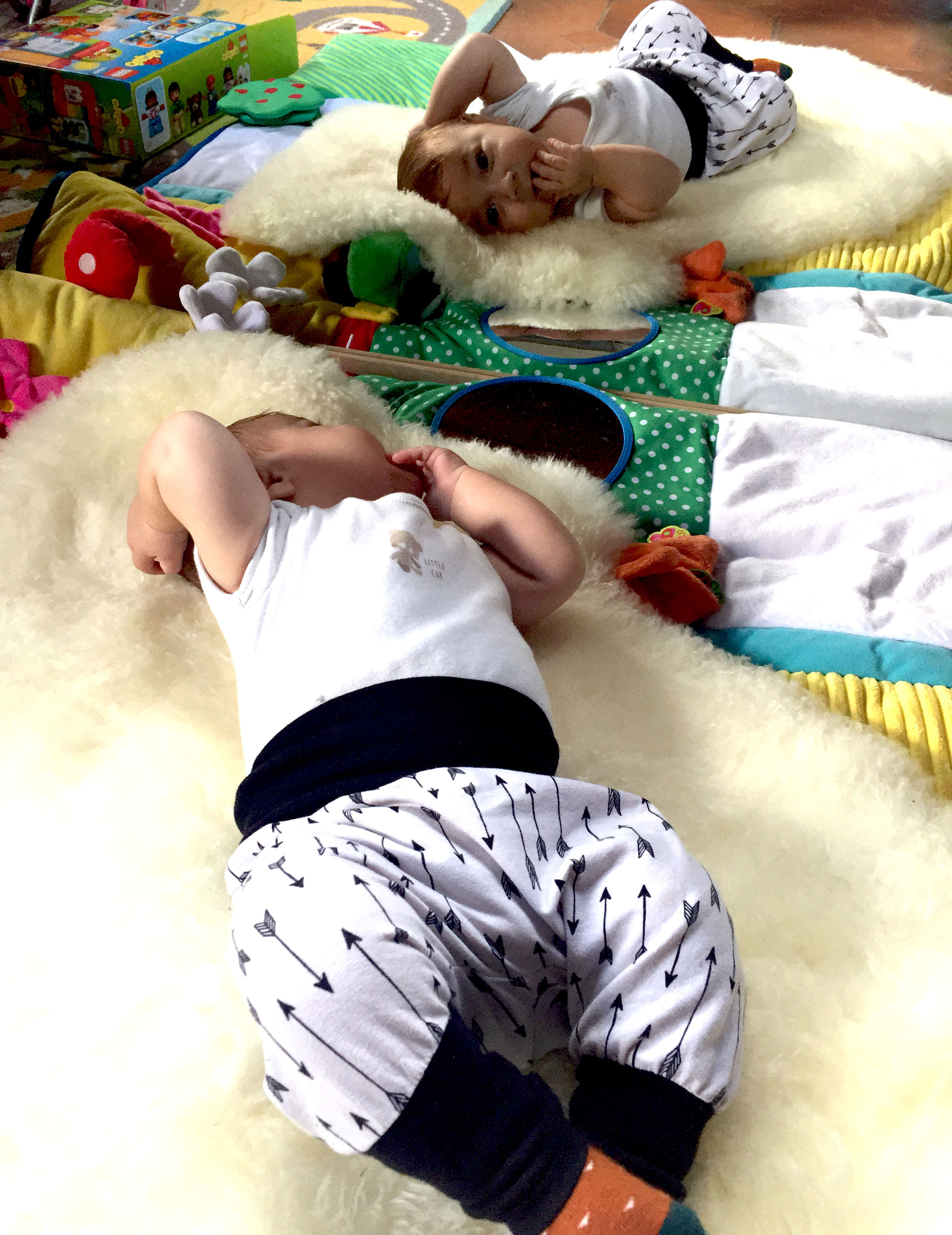 bébé-nido-éveil-miroir